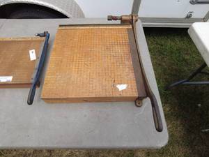 lot 349 image: Montgomery Ward & Co. No. 10 Vintage Paper Cutters