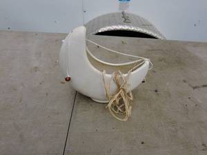 lot 118 image: Ivory Moon-Shaped Ceramic Hanging Planter with Beads