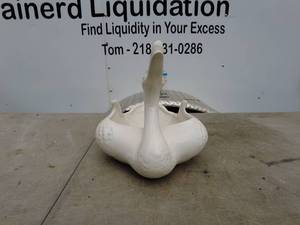 lot 119 image: Vintage White Ceramic Swan Planter