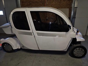 lot 1 image: 2007 Gem Electric Car 4 Passenger Street Legal