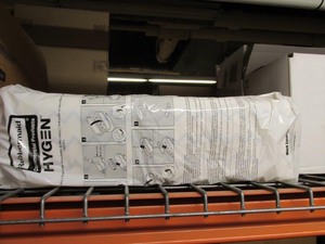 lot 39 image: Rubbermaid Commercial Products Hygen Disposable Microfiber Mop