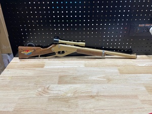 lot 4 image: Daisy BB Gun