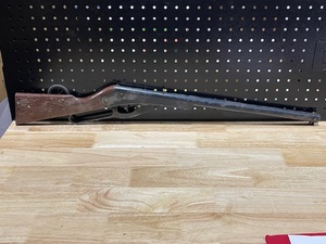 lot 6 image: Daisy BB Gun