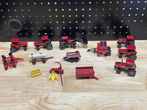 lot 8 image: Die Cast Farm Toys