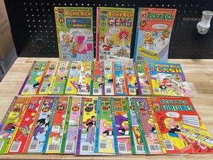 lot 21 image: Comic Books