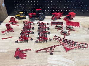 lot 34 image: Farm Implement Toys