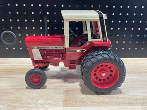 lot 35 image: International Die Cast Tractor