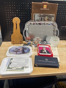 lot 40 image: Collectible Items