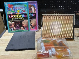 lot 62 image: Vintage Lite Brite