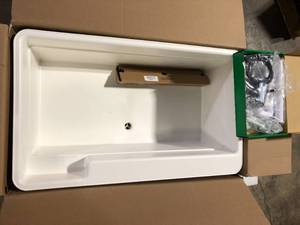 BigTub Utilatub Combo 40 in. x 24 in. 33 in. Polypropylene Floor Mount Utility Tub with Pull-Out Faucet in White Customer Returns See Pictures