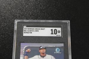 lot 75 image: 2019 Bowman Chrome Refractor Royce Lewis #BDC-46 SGC 10