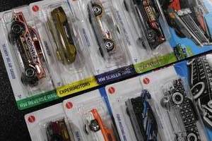 lot 103 image: 2021 Hot Wheel Die Cast Car Lot  8 Cars