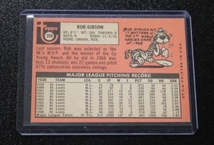 lot 118 image: 1969 Topps Bob Gibson #200  Mid Grade or Better