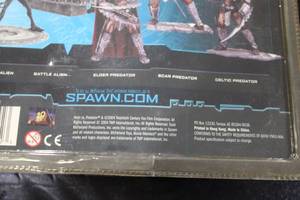 lot 122 image: 2004 McFarlane Toys Alien vs Predator Elder Predator Figure