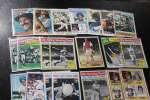 lot 61 image: Vintage Baseball & Football Fan Favorites & Star Lot  29 Cards Low to Mid Grade