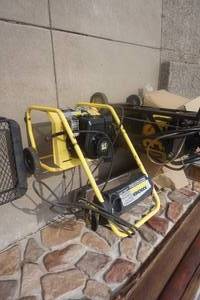 lot 77 image: Karcher 1800 PSI Pressure Washer