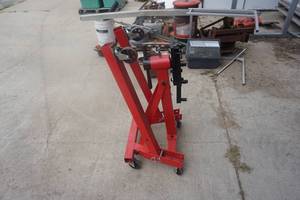 lot 86 image: Pittsburgh Brand 1 Ton Engine Stand