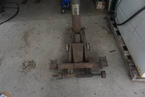lot 90 image: Solar Model S-50 Pneumatic Jack Stand