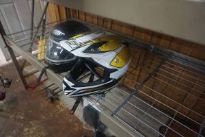 lot 186 image: 2 - Full Face Shield Snowmobile Riding Helmets