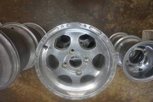 lot 212 image: 2 - 14 Aluminum ATV Rims