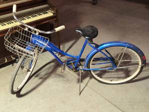 lot 19 image: Very Nice Condition Coast King Bicycle