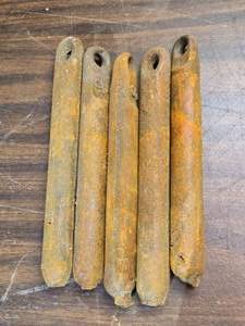 lot 21 image: Lot of 5 Vintage Window Weights - 5 Pounders()