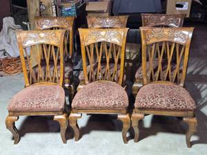 lot 31 image: Beautiful Set of Six Vintage Carved Wood Dining Chairs with Upholstered Seats