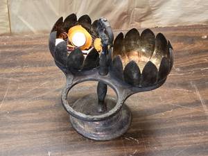 lot 89 image: Ornate Victorian Silverplate Triple Bowl Holder with Floral Design