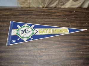 lot 98 image: Vintage Seattle Mariners MLB Pennant