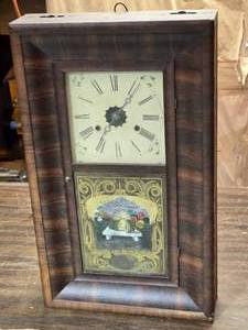 lot 105 image: Vintage Unique Bee Hive 30 Hour Clock