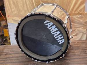 lot 118 image: Yamaha Marching Bass Drum with Black Resonant Head