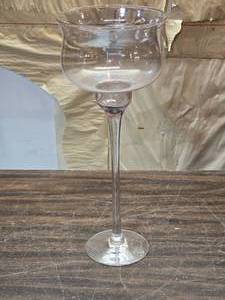lot 158 image: 20 Tall Wine Glass