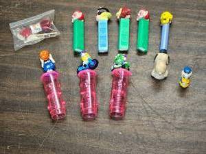 lot 182 image: Lot of Pez and M&M Dispensers