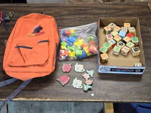 lot 183 image: Freebirds Backpack, Variety of Different Blocks
