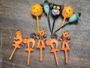 lot 185 image: Early 1960s Halloween Picks