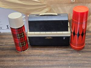 lot 197 image: Thermos and Alladin Coffee and Lunch Box