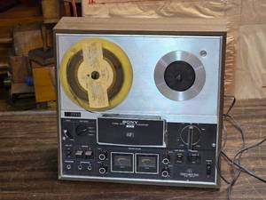 lot 202 image: Vintage Sony Tapecorder TC-377 - Powers On