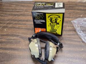 lot 214 image: Realistic Nova Pro HiFi Headphones