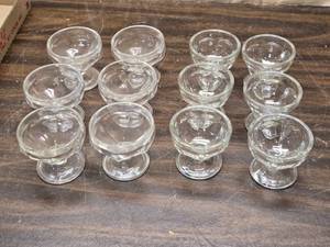 lot 226 image: Lot of 12 Crystal Glasses