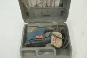 lot 13 image: Ryobi sander