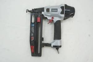 lot 25 image: air nailer
