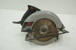 lot 26 image: circular saw