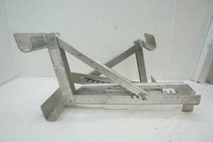 lot 82 image: ladder jacks