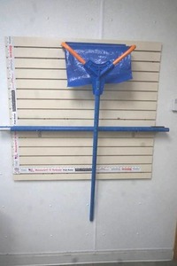 lot 91 image: roof rake