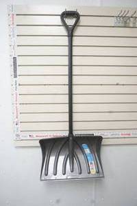 lot 141 image: snow shovel