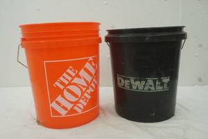 lot 145 image: 5 gallon buckets