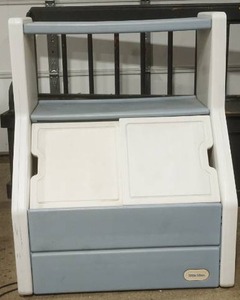 lot 152 image: Kids toy storage, Little Tikes