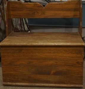 lot 153 image: Hand made wood bench with storage