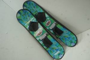 lot 181 image: Flexible flyer plastic snow boards