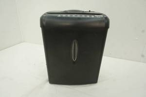 lot 183 image: Pen Gear shredder